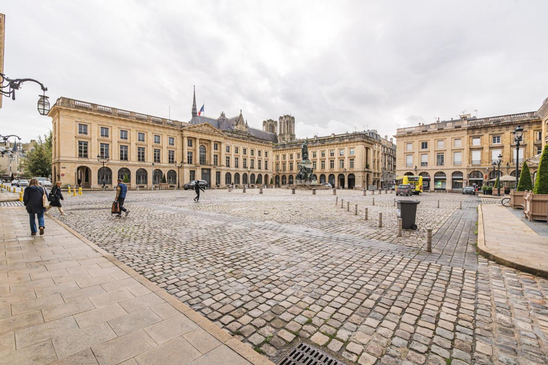 Le Royal - Cathedral - Center Apartment Reims Bagian luar foto